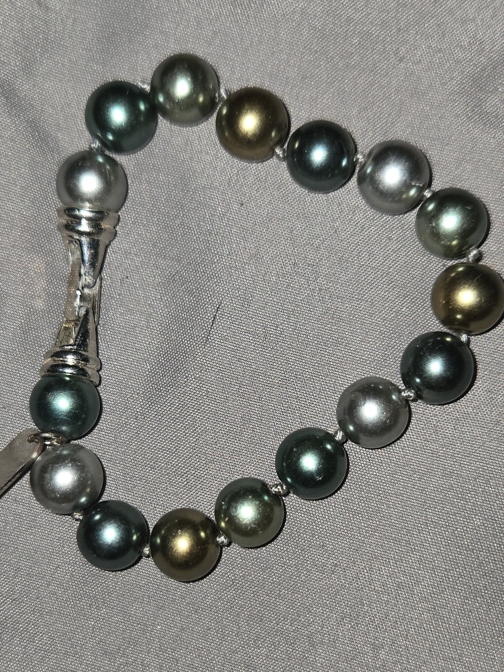 Kiss Multicolor Pearl Bead Bracelet in Silver, Green, and Gold Tones